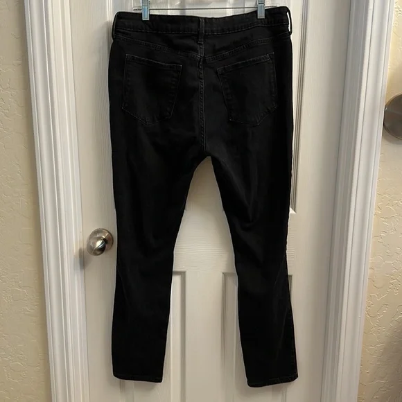 Old Navy skinny Mid-Rise jeans - Picture 4 of 6